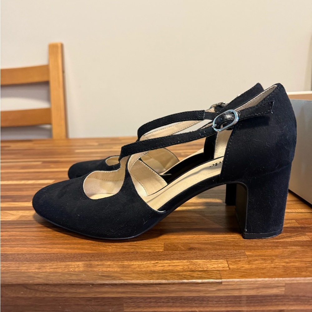 Life Stride Black Strappy Heels